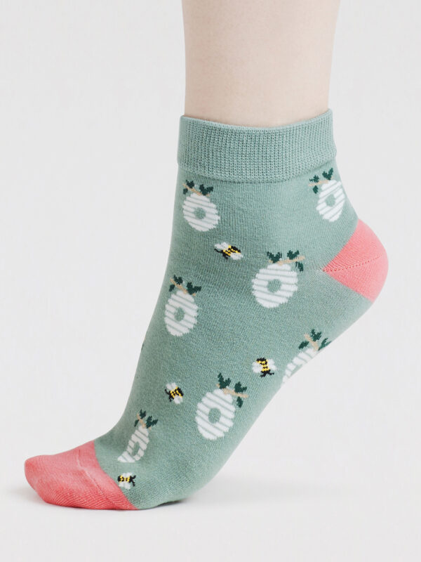 Thought Quarter Socken Beth Bee mit Bienenstock Motiv