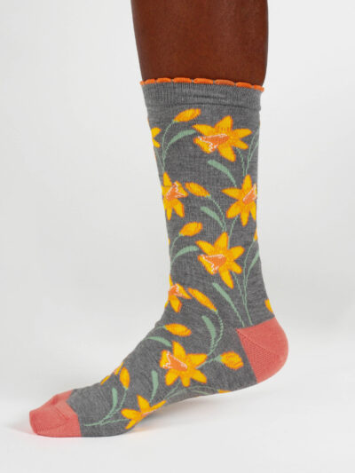 Thought Birth Flower Narzissen Socken mit Rüschenbund