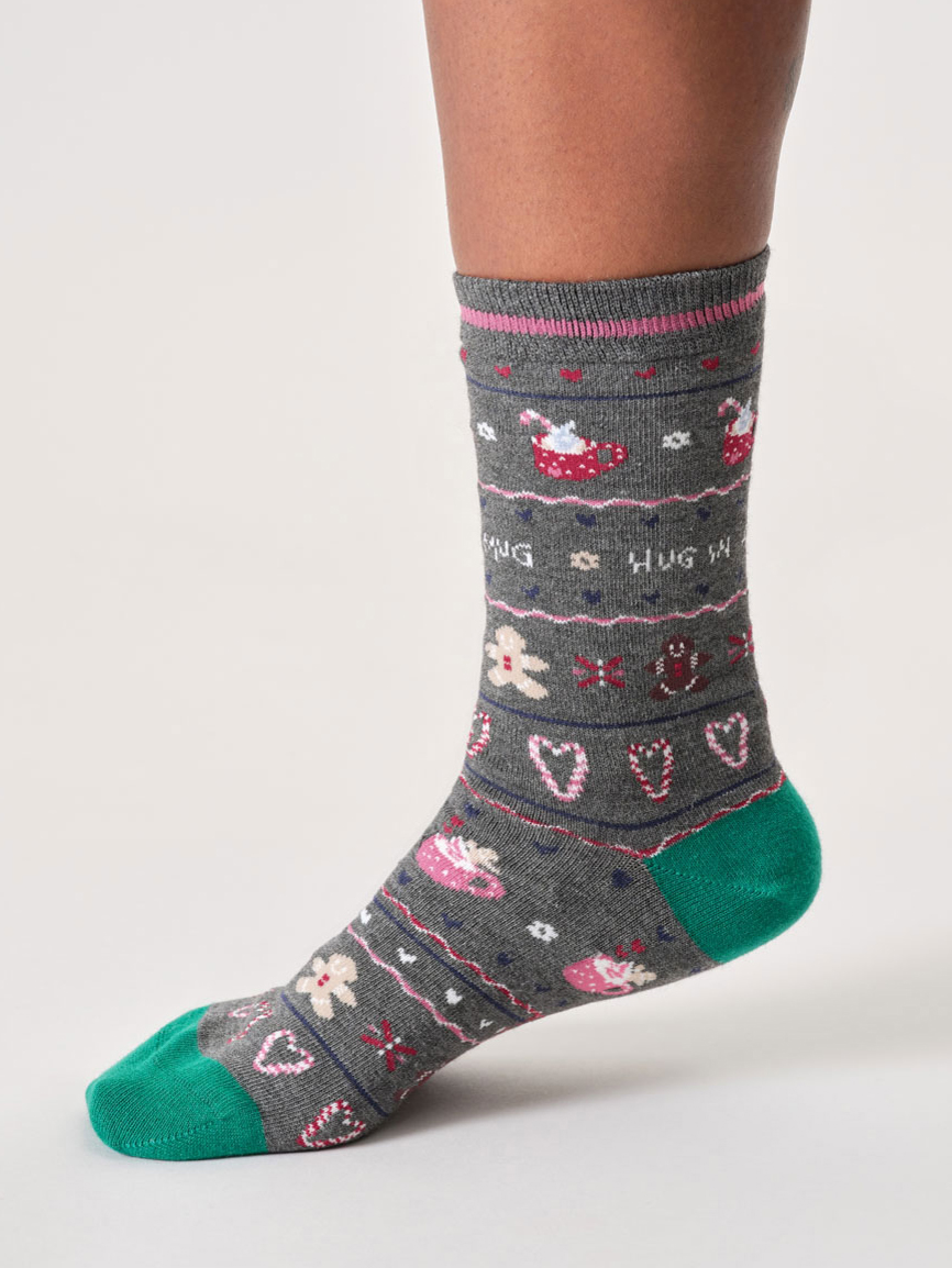 Dunkelgraue Damensocken mit weihnachtlichem Motiv aus Bio-Baumwolle im Pullover-Geschenkbeutel – nachhaltige Weihnachtsgeschenkidee