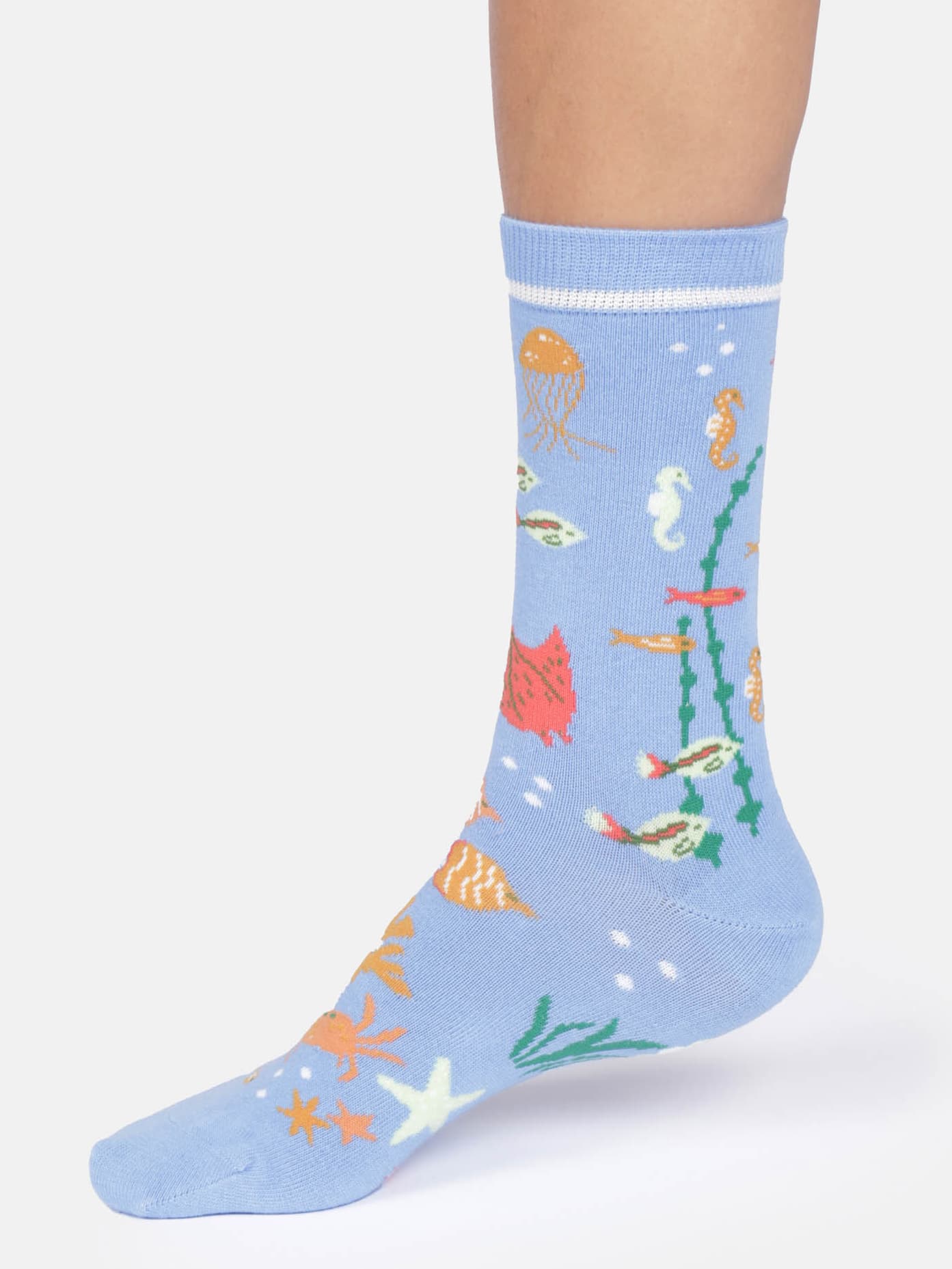 Thought Socken Bunte Meereswelt Türkisblau seitlich mit Unterwasserwelt-Motiv