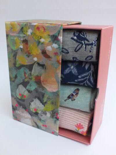 Thought Geschenkbox Summer Birds Socken offen stehend