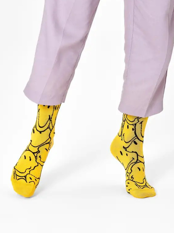 Happy Socks gelbe Smiley Socken mit schwarzen Smileys im Allover Muster